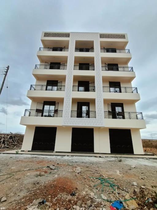1 Bedroom Fully Furnished Luxurious Apartment Voi Town Exterior foto